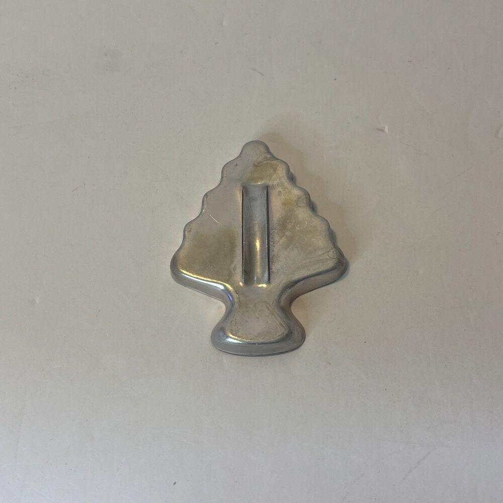 Vintage Christmas Tree Tin Cookie Cutter With Metal Handle Used Unbranded